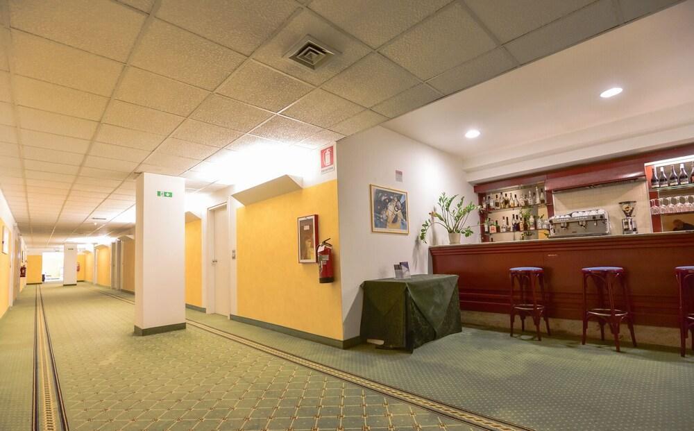 Standard Hotel Udine Pradamano Bagian luar foto
