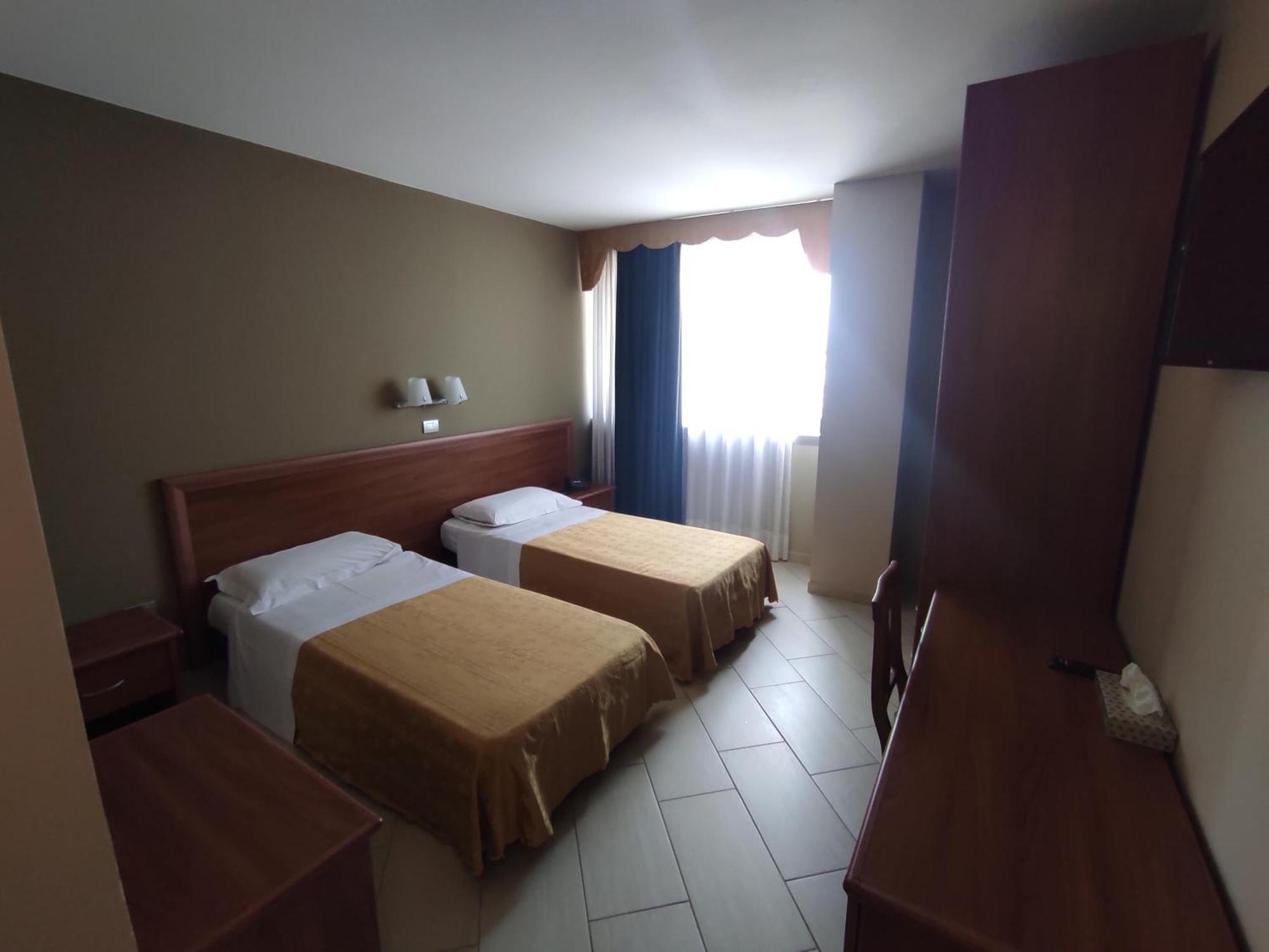 Standard Hotel Udine Pradamano Bagian luar foto