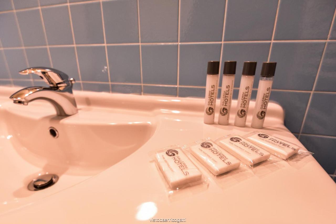 Standard Hotel Udine Pradamano Bagian luar foto