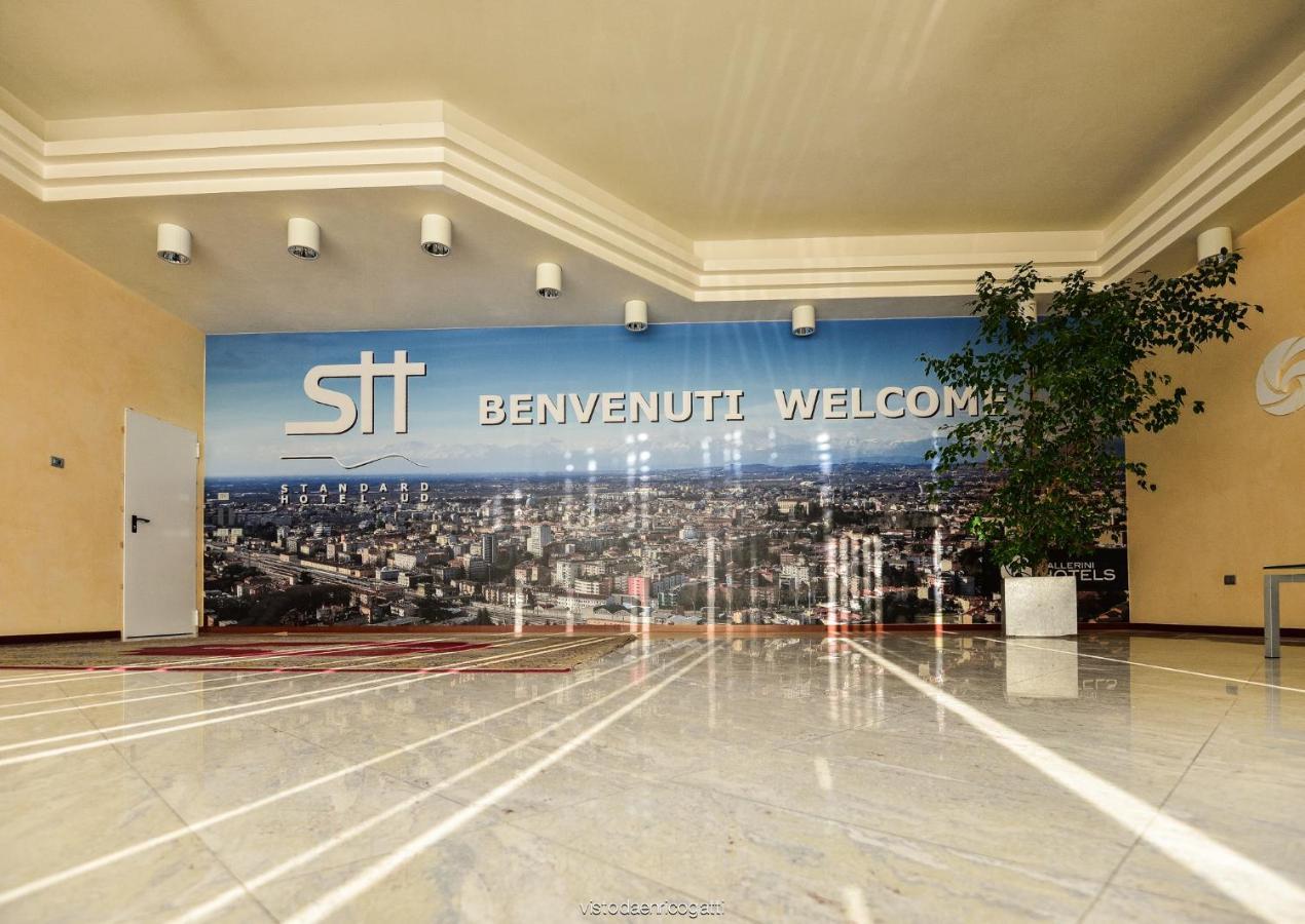 Standard Hotel Udine Pradamano Bagian luar foto